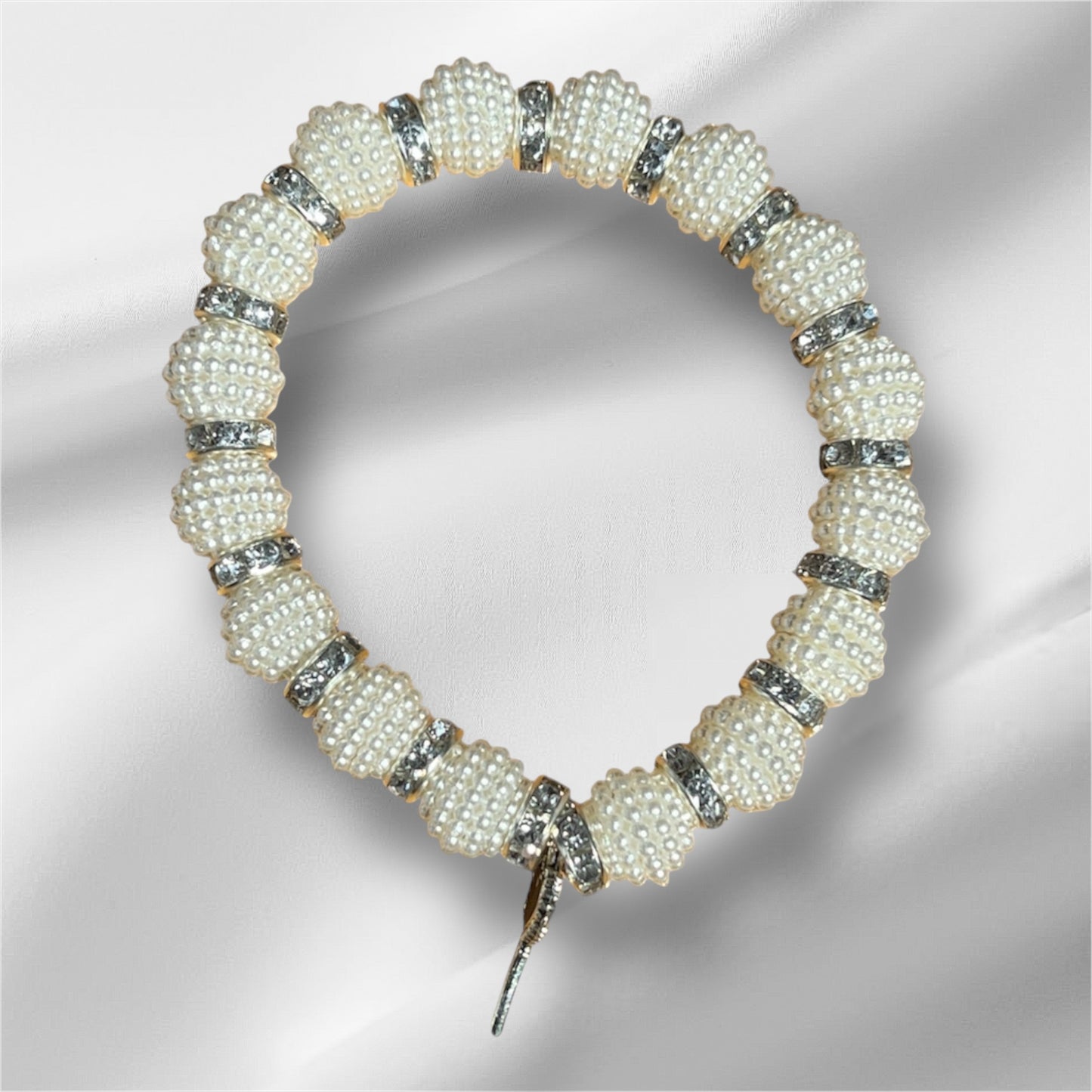 Textured faux pearl bracelet