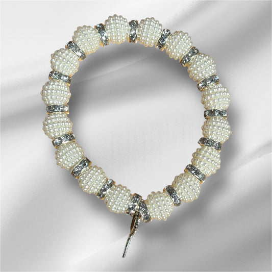 Textured faux pearl bracelet