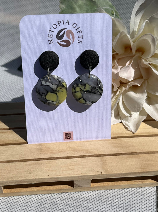 Black/green circle drop earring