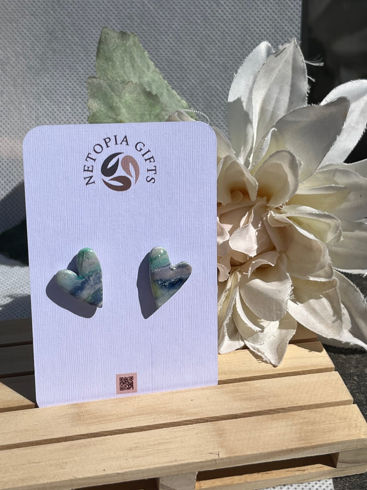 Multicoloured heart stud or do earings