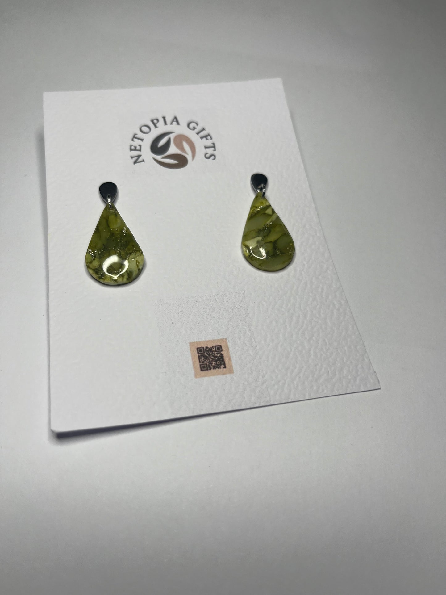 Green marbled tear drop polymer